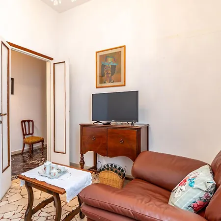 Apartment Casa Elena In Florence