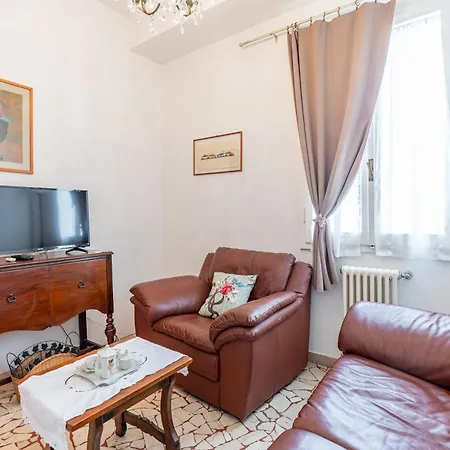 Apartment Casa Elena In Florence
